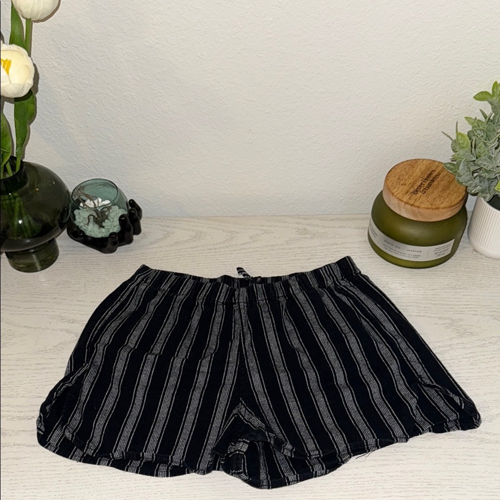 Brandy Melville striped shorts size medium